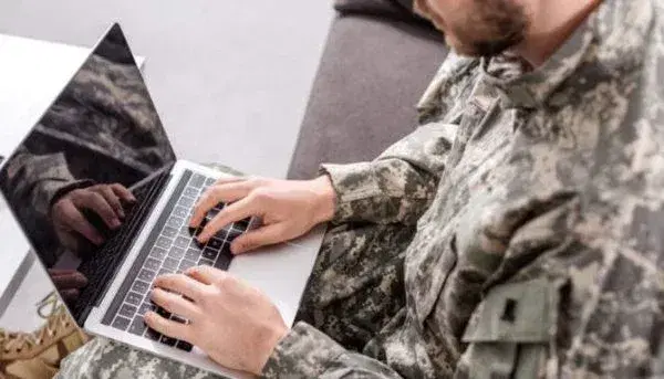 Грант для ветеранів та членів їхніх сімей "єРобота"